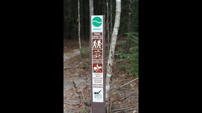 Marker at the beginning of Zion Cemetery Ridge Trail